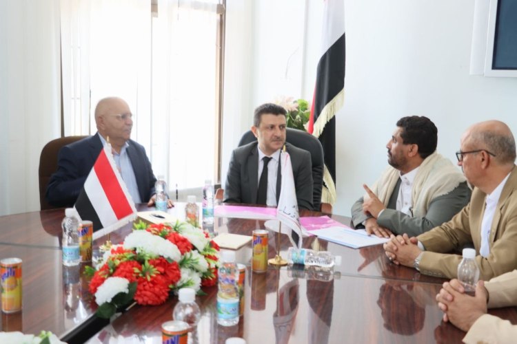 جامعة ذمار : قيادات الجامعة تناقش مع نائب الوزير متطلبات المرحلة المقبلة وخطط التطوير المؤسسي