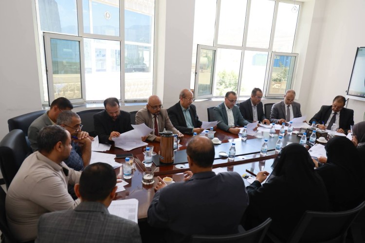 جامعة الرشيد الذكية: المجلس الأكاديمي يرسم ملامح التطوير الأكاديمي ويعزز جودة التعليم لصناعة مستقبل واعد للطلبة