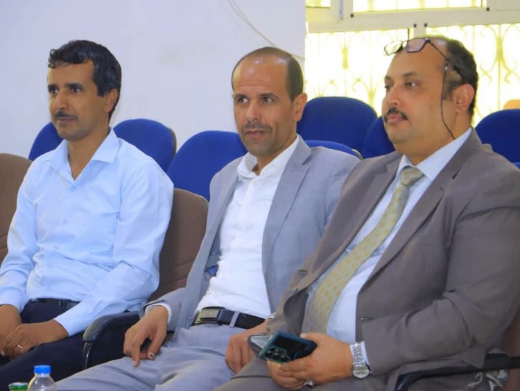 جامعة الناصر تناقش ثلاث خطط بحثية نوعية في برنامج ماجستير الصحة العامة بحضور رئيس الجامعة وقياداتها الأكاديمية