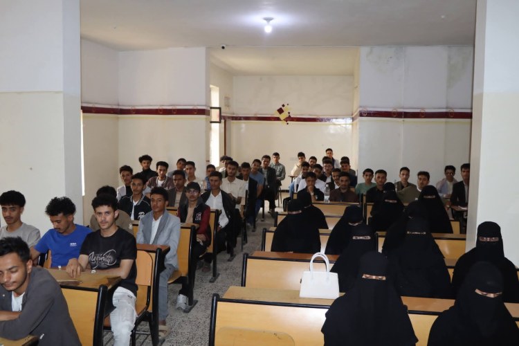 جامعة الحكمة ذمار : الصلل يفتتح دورات التقوية للطلبة المستجدين: