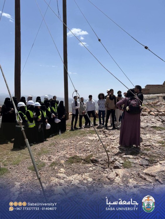 جامعة سبأ : طلبة الهندسة المعمارية والتصميم الداخلي ينفذون نزولاً ميدانياً إلى مدينة شبام كوكبان