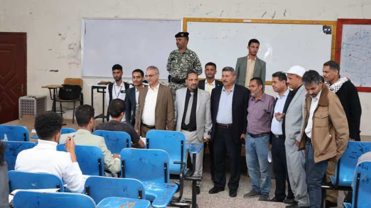 جامعة إب: تدشين اختبارات المفاضلة للطلبة المتقدمين للتنافس على المقاعد الهندسية