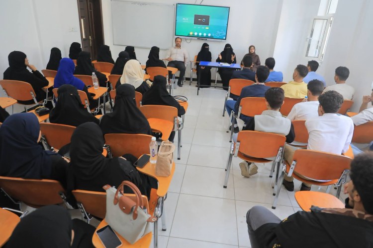 جامعة الرشيد الذكية : من الحلم إلى البداية … الجامعة تستقبل طلبتها الجدد في أول يوم دراسي