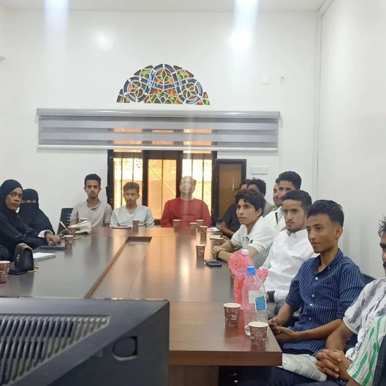 جامعة الناصر تدشّن أول مجموعة تدريبية من طلبة العلوم الإدارية والمالية في بنك اليمن والكويت